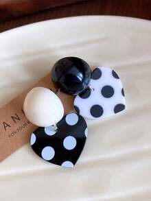 1 Pair Asymmetric Heart-Shaped Acrylic Polka Dot Pendant Earrings, European And American Style, Personalized Fashion Sweet Elegant Stud Earrings For Women And Girls, Travel Wedding Party Accessories, Birthday Christmas Gift 2026 - Black and White - View 5