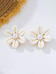 1 Pair French Vacation Style Cream White 6-Petal Faux Shell Acrylic Petal Stud Earrings With Faux Pearl Flower Center, Beach Travel Outfit Accessory For Women - Creamy White - View 4