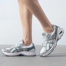 Asics Women Running Shoes - 白/銀 - 查看 7