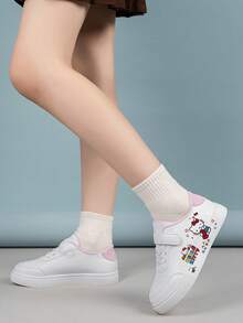 SANRIO 一双时尚实惠的休闲运动鞋，儿童运动鞋，耐穿篮球鞋，适合日常穿着和户外活动，圣诞礼物，发光鞋，户外玩耍鞋，趣味设计鞋，卡通印花鞋，透气面料鞋，柔韧鞋底鞋，儿童运动鞋，运动鞋，节日礼物，2D平底鞋 - 白色 - 查看 3