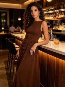 MODA MO, REF: H978 Women's Dress, Long Dress, Sleeveless, Round Neckline, High Waist, Backless, Dress With Zipper, Slim Model, A-Line Dress, Elegant, Modern, Light, Comfortable, Versatile, Refined Look, Casual Chic Dress, Dress For Events, Sophisticated Look, Summer Dress, Quality Finish, Feminine Style. - 巧克力棕 - 查看 5