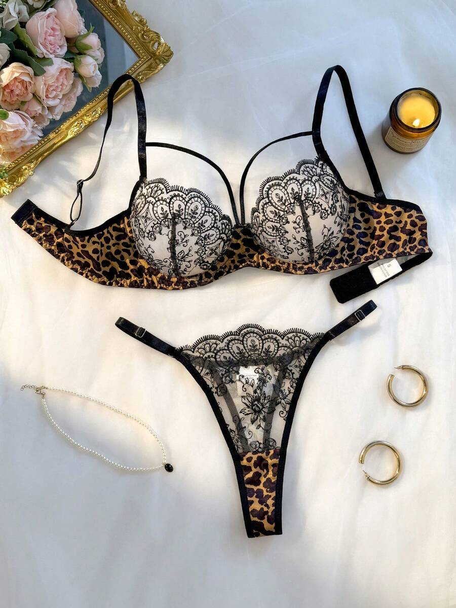 Ensemble de lingerie en dentelle et maille imprimé léopard, soutien-gorge à armatures avec bretelles spaghetti croisées & string taille haute à bretelles réglables - Noir - Voir 1