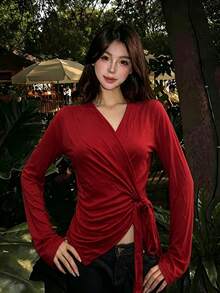 1件女款酒紅色針織圍裹上衣，綁帶設計，性感短版V領長袖T恤，適合秋季休閒穿著 - 紅色 - 查看 3