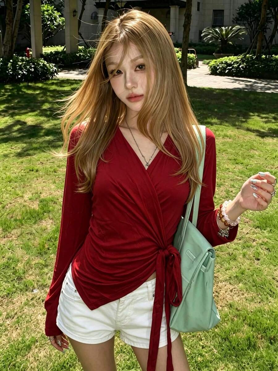 1件女款酒紅色針織圍裹上衣，綁帶設計，性感短版V領長袖T恤，適合秋季休閒穿著 - 紅色 - 查看 1