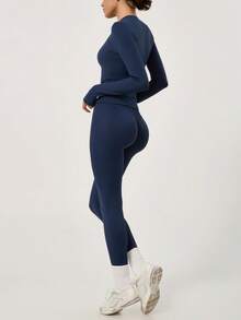 NcmRyu Women's One Set Solid Color Seamless Round Neck Short Sleeve Butt-Lifting Tight Cropped Pants Sports Outfit - Navy Blue - View 4