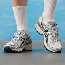 Asics Women Casual Athletic Shoes - 白色 - 查看 7