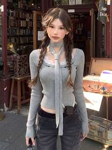 Atasan Rajut Wanita Gaya Korea Musim Gugur/Dingin, Model Halter Neck dengan Hiasan Renda dan Warna Kontras, Atasan Wanita Leher Bulat Besar dengan Bordir dan Lapisan Dasar Bergaris untuk Musim Gugur. - Grey - View 6