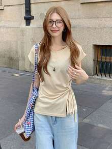Kaos Kasual Lengan Pendek Model Korea Musim Panas dengan Leher Bulat, Detail Kerut di Pinggang, dan Belahan Samping - Aprikot - View 3