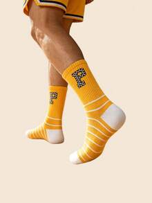 Checkered P Letter Mid-Calf Socks, Unisex All-Season Versatile Casual Sports Sweat-Absorbent Odor-Resistant Socks - Multicolor - View 2