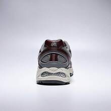 Asics Women Casual Athletic Shoes - 灰色/酒紅色 - 查看 3