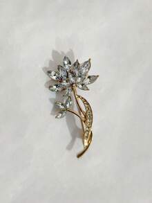 1pc Lotus Flower Brooch, High-End Niche Luxury Elegant Brooch Pin, Unique Design Clothing Accessory Gifts For Mother, Father, Graduation, And Teacher - Gold - View 7