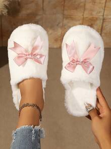 Pantuflas de mujer de peluche rosa con punta abierta, lazo de satén de unicolor, suaves y esponjosas, antideslizantes y cálidas, para uso diario en el dormitorio y el hogar - Blanco - Ver 1
