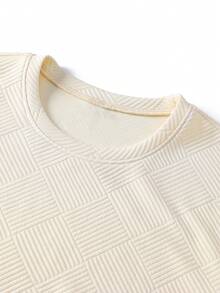Conjunto de 2 piezas de verano para hombre con patrón de diamante texturizado, incluye camiseta de cuello redondo y pantalones cortos con cordón, adecuado para atuendos casuales de verano - Albaricoque - Ver 4
