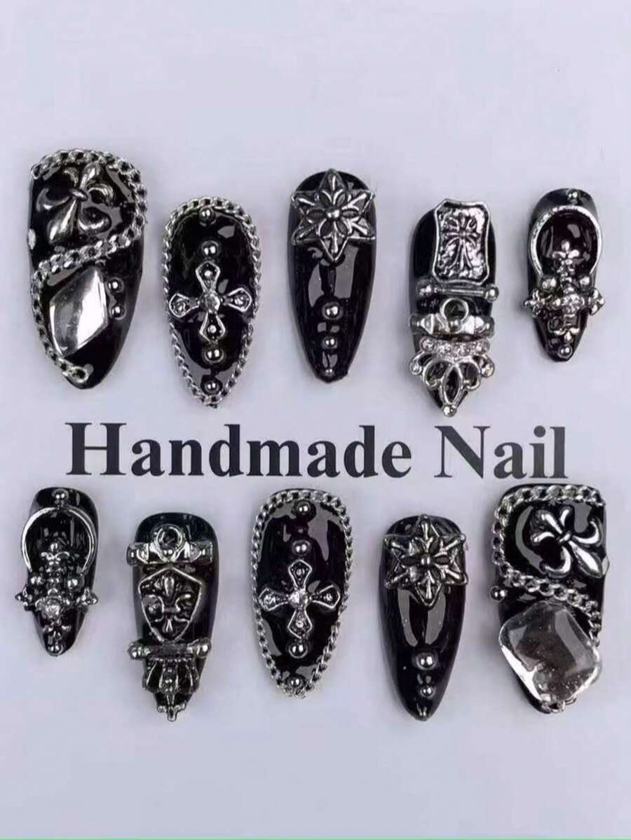 10 Stück schwarze niedliche Punk-Stil mittelgroße Mandelform Acryl Press-On Nägel Set, mit 3D Metall Deko Kette Kreuz, Y2K glänzender japanischer Stil kurze Gothic Kunstnägel für Frauen - Schwarz - Übersicht 1