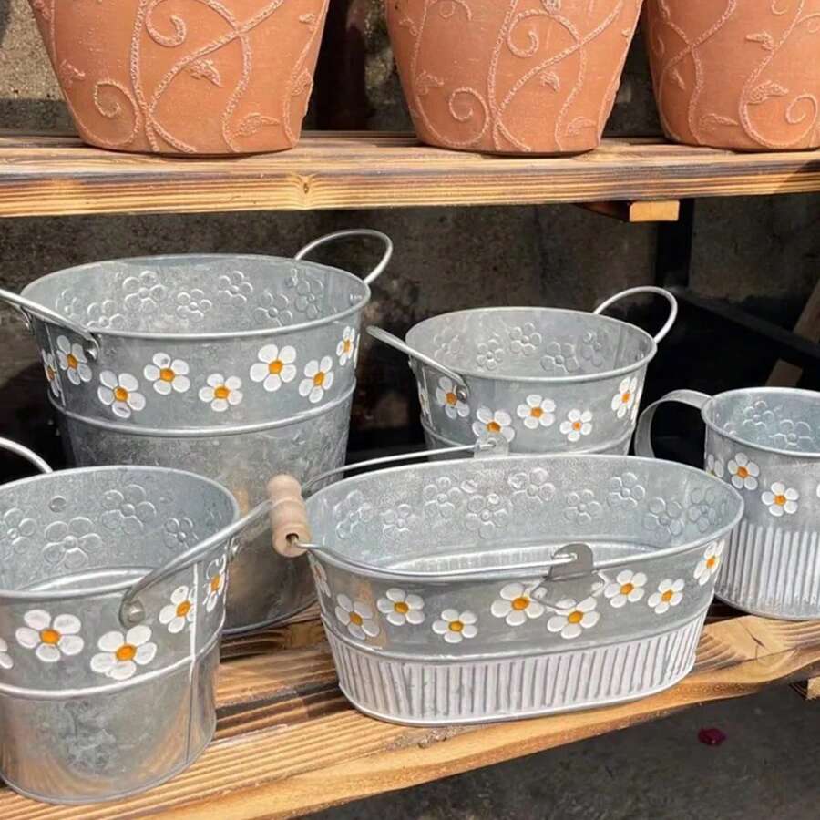 1个迷你复古浮雕铁艺花盆 - 桌面铁艺花瓶，铁艺种植桶（适用于庭院和阳台），适合小型植物，户外家居花园装饰
