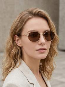 1 Pair New Fashion Metal Fashion Glasses, Street Style High-End Fashion Glasses, Metal Small Frame Ins Women's Eyewear - Multicolor - View 3