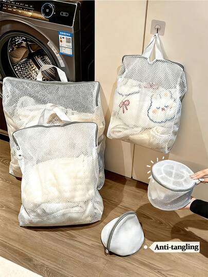 1件/4件/6件 網狀洗衣袋 3D洗衣袋 多尺寸內衣洗衣袋，可分開洗滌內衣、襪子等小物品以避免纏繞；手提設計，方便攜帶與懸掛；除洗滌護理外，亦可用於旅行收納或作為日常收納袋；適合對衛生健康意識較強的消費者，洗衣袋可隔離衣物並降低細菌交叉污染風險，特別適合洗滌內衣與嬰兒衣物