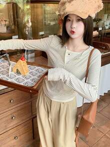 Kaos Lengan Panjang Leher Persegi Bergaris Gaya Korea 2 in 1 untuk Wanita, Ukuran Petite Slim Fit, Atasan Dalaman Pendek untuk Liburan Musim Gugur - Putih - View 2