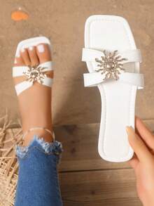 1 Pasang Sandal Selop Datar Bohemian dengan Dua Tali, Sepatu Serasi untuk Liburan Pantai - Putih - View 1
