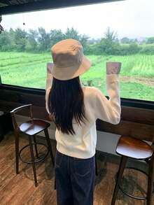 Setelan 2 Potong Gaya Korea Musim Semi/Gugur untuk Wanita: Sweater Berkerah dan Kemeja Rajut. - Putih - View 5