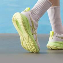 Asics Women Running Shoes - 白色/淺棕色 - 查看 9
