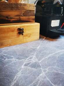 1 pieza Alfombrilla de drenaje premium - Fácil de limpiar, antideslizante, secado rápido, resistente al calor, a prueba de aceite, resistente a las manchas, absorbente - Perfecta para mesa de comedor, encimera de cocina, cafetera y barra - grietas de mármol gris - Ver 5