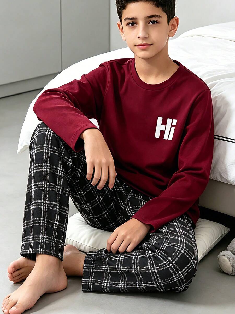 男童空调房居家服套装,长袖上衣搭配格子裤,防踢保暖,“Hi”印花衬衫搭配黑白格子裤,面料舒适,适合春、秋、夏三季穿着。 - 酒紅色 - 查看 1