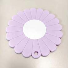 1pc Silicone Heat Resistant Mat, Non-Slip And Heat-Resistant, Suitable For Kitchen Countertop, Ideal For Placing Hot Dishes. Modern Design, Can Hold Pots And Pans. Elegant Daisy Pattern Silicone Placemat, Heat-Resistant And Easy To Clean, Can Be Used As Coaster And Heat-Resistant Mat. - View 9