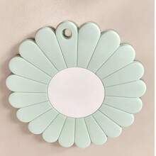1pc Silicone Heat Resistant Mat, Non-Slip And Heat-Resistant, Suitable For Kitchen Countertop, Ideal For Placing Hot Dishes. Modern Design, Can Hold Pots And Pans. Elegant Daisy Pattern Silicone Placemat, Heat-Resistant And Easy To Clean, Can Be Used As Coaster And Heat-Resistant Mat. - View 11