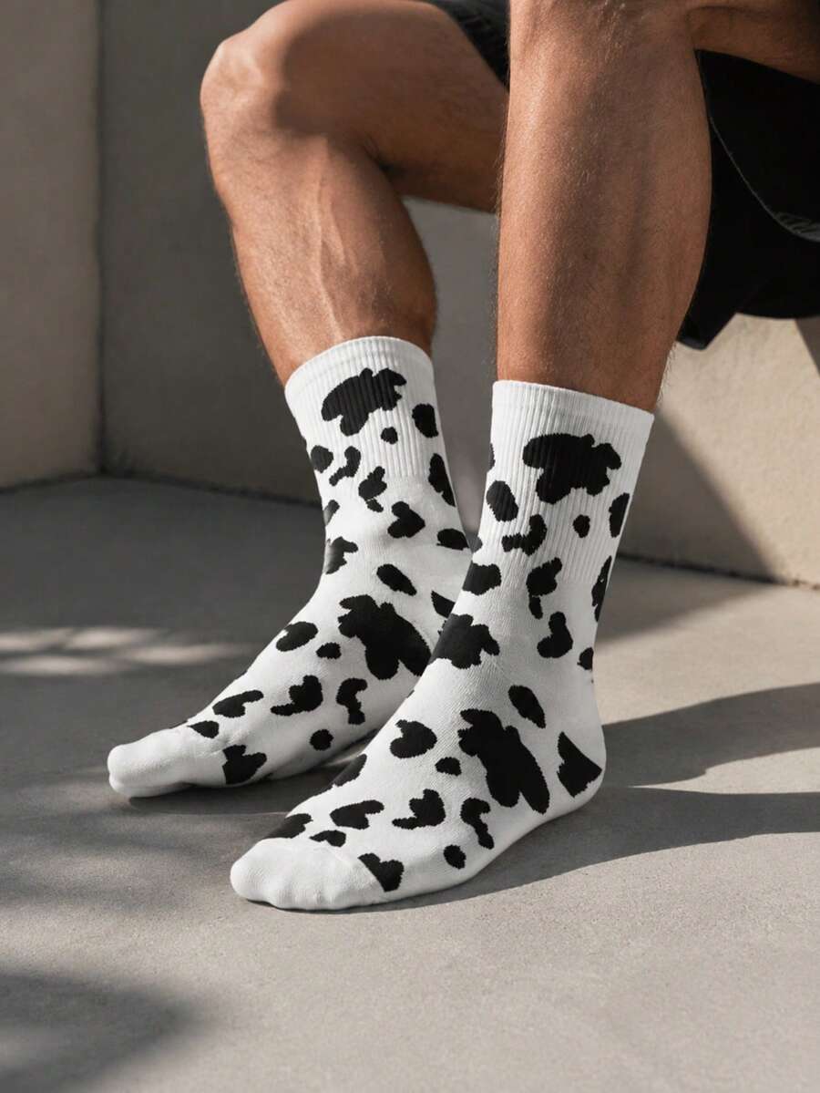 1/3/5 Pairs Unisex Black & White Cow Print Mid-Calf Socks, Streetwear Casual Socks For All Seasons - Black and White - View 1