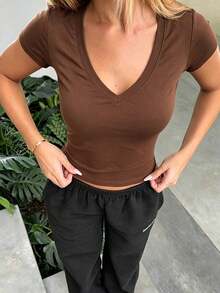 Summer New Minimalist Casual Solid Color V-Neck Short Sleeve T-Shirt, Fashionable Versatile Women's Top - Coffee Brown - View 2