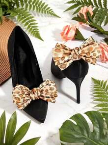 1 par de accesorios de decoración para zapatos con lazo y flor de satén con estampado de leopardo, estilo popular europeo y americano, versátil, desmontable para mujer/Solo accesorios para zapatos, zapatos no incluidos - Color estampado de leopardo - Ver 3