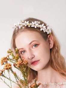 1件歐美時尚極簡風女款珍珠花朵髮箍髮飾 - 白色 - 查看 5