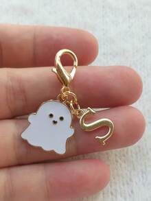 1PC Zinc Alloy Ghost Pendant And Letter Marked Keychain Charm, Bag, Backpack, Wallet, File Bag, Car Key Accessory Pendant, Holiday Party Gift, Birthday Gift, Mother's Day/Father's Day Gift, Back To School/Graduation Season Gift, Halloween Gift, Creative Handmade Keychain - Multicolor - View 7