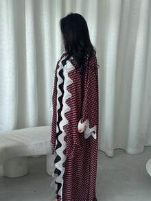 Jubah Panjang Bergaya Elegan dengan Motif Polkadot Merah dari Kain Chiffon, Jubah Panjang Bergaya Patchwork dengan Hiasan Renda Bergelombang (Termasuk Jilbab), Cocok untuk Festival dan Pakaian Musim Gugur - Merah - View 6