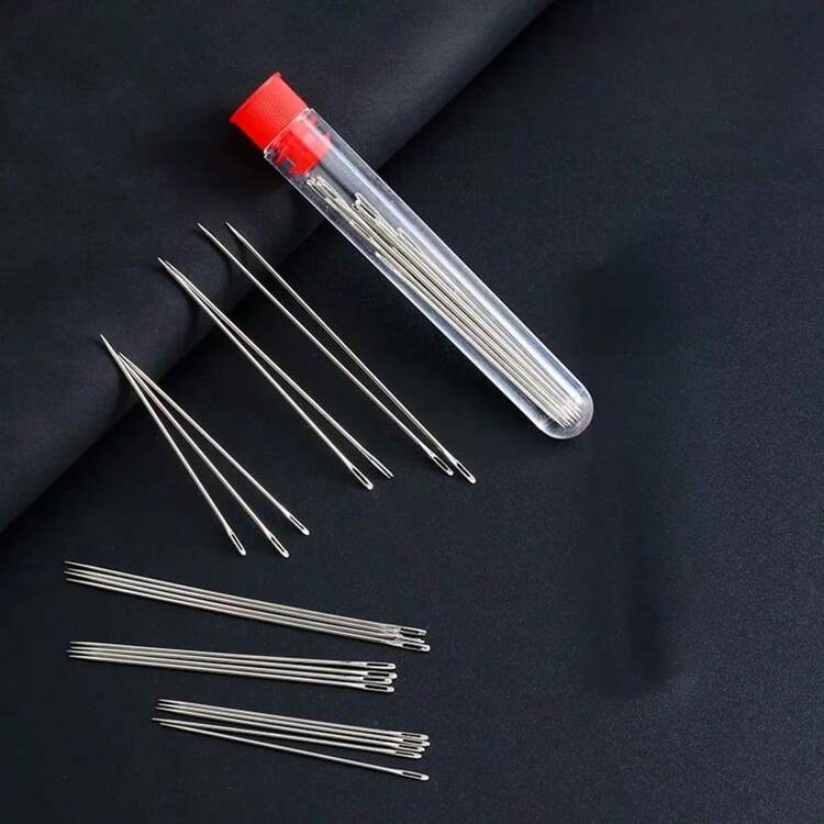 15支大眼縫紉針，家用手工縫紉針，適合長輩拼布使用，細針大孔刺繡針，十字繡針，隨機顏色帽（15支混尺寸） - 銀色 - 查看 1