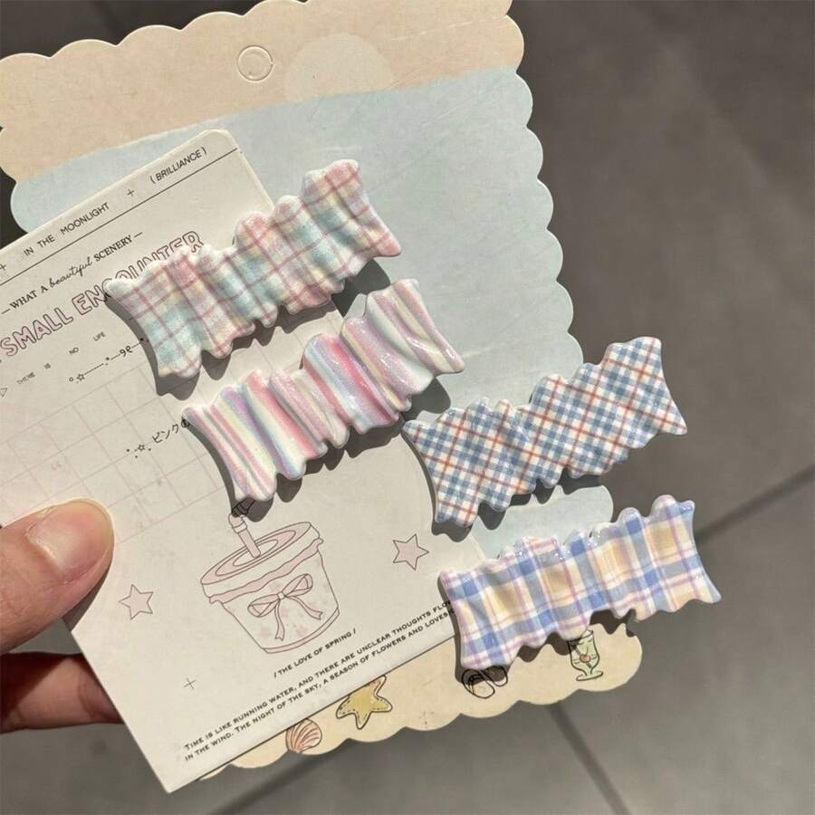 2/4pcs Macaron Plaid Wavy Alligator Hair Clips, Glossy Iridescent Striped Asymmetrical Square Side Bang Clips, Spring Fresh Girl Dopamine Hair Accessories For Fixing Loose Strands, Gentle Atmosphere, Suitable For Campus Students Daily Commute, Spring/Summer Floral Dress Outfit, Outdoor Picnic Photography - Multicolor - View 1