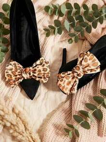 1 par de accesorios de decoración para zapatos con lazo y flor de satén con estampado de leopardo, estilo popular europeo y americano, versátil, desmontable para mujer/Solo accesorios para zapatos, zapatos no incluidos - Color estampado de leopardo - Ver 4