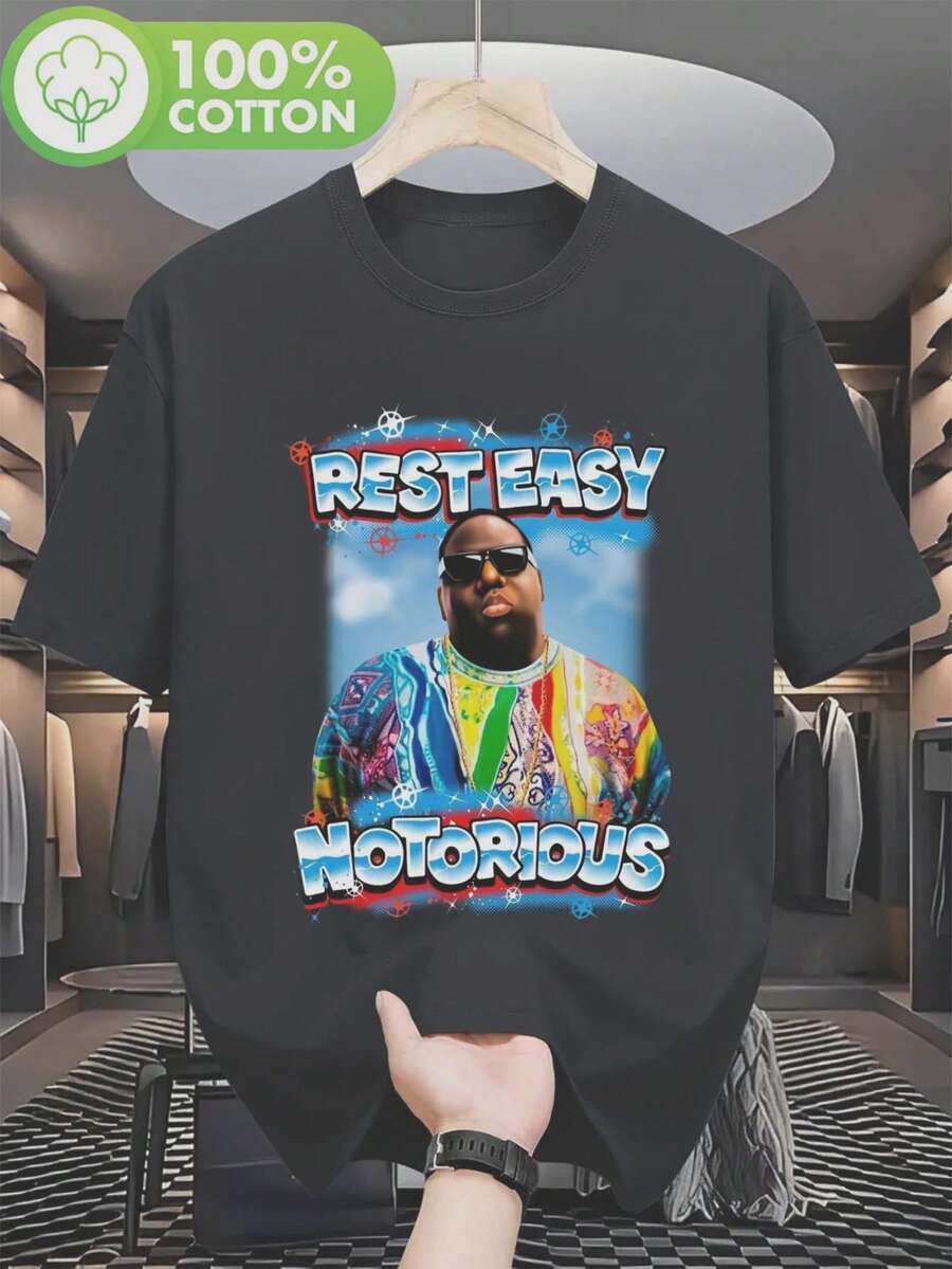 Camiseta Gráfica para Hombre NOTORIOUS REST EASY - Camiseta Negra de 180 g/m² con Estampado de Artista de Rap Icónico, Estilo Streetwear Casual de Cuello Redondo y Manga Corta, Lavable a Máq - Negro - Ver 1