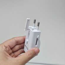 全球旅行必備 便攜式通用國際插頭轉接器 全球牆插充電器 適用 200 多個國家 美/歐/英/澳插座 2500W 輕巧旅行電源插頭 - 查看 5