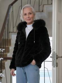 Elegant & Fashionable: Reversible Women's Down Jacket With Faux Fur And Comfortable Hood, Suitable For Autumn/Winter - Black - View 1