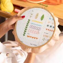 LAMYA 成人初學者手縫刺繡套件-循序漸進 DIY 十字繡教學,附圖案與所有必要縫紉用品 - Hand Embroidery Kit - 查看 6