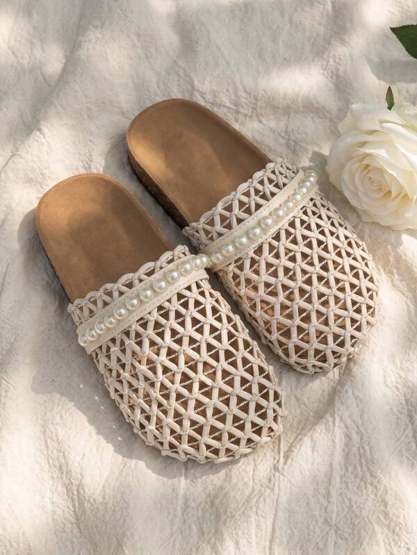 1 Pair 2026 New Girls' Slippers, Hollow Woven Closed Toe, PU Leather Woven Fabric, Double Pearl Strap Design, Gentle Mori Style, Suitable For Summer Daily Outings