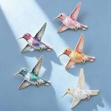 1/5 Colorful Gradient Hummingbird Metal Brooch, Exquisite Enamel Flying Bird Badge, Artistic Style Versatile Pin Accessory For Coats, Sweaters, Backpacks - Multicolor - View 5