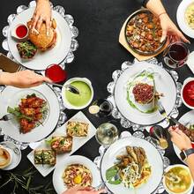 20/50 Buah Alas Meja Makan Bertepi Bunga Hitam Ukuran 13,5 Inci, Alas Meja Makan Sekali Pakai untuk Pesta Teh, Cocok untuk Penataan Meja, Pesta Acara, Pernikahan, Perjamuan Pernikahan, Dekorasi Ulang Tahun - View 8