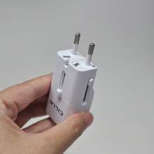 全球旅行必備 便攜式通用國際插頭轉接器 全球牆插充電器 適用 200 多個國家 美/歐/英/澳插座 2500W 輕巧旅行電源插頭 - 查看 4