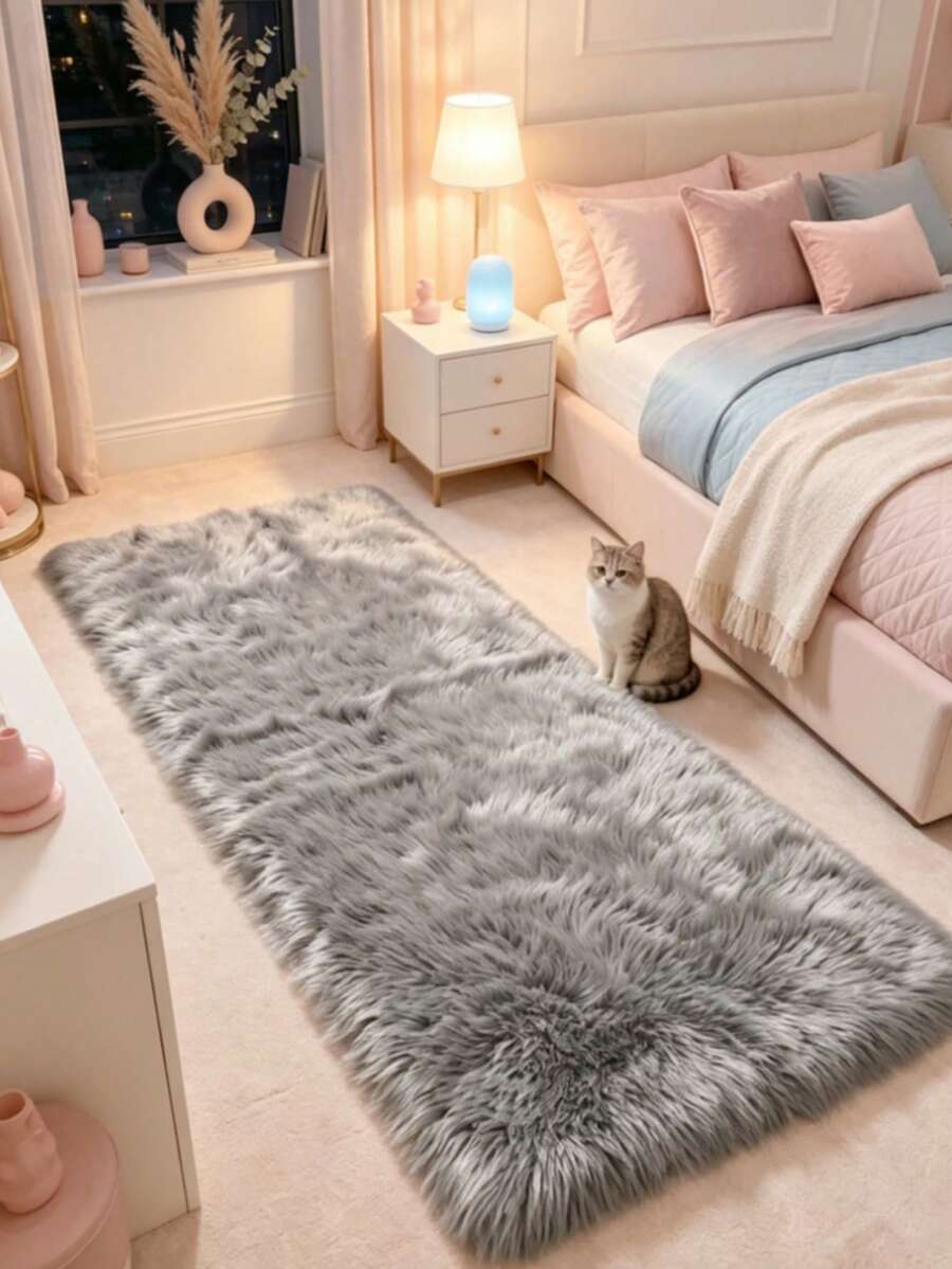 1pc Red Triple Heart Decor Carpet, Plush Bedroom Decor For Valentine's Day, Small Rug, Carpet, Love Home Decor, Living Room Carpet, Small Living Room Rug, Bedroom Carpet, Living Room Home Decor, Outdoor Rug, Washable Carpet