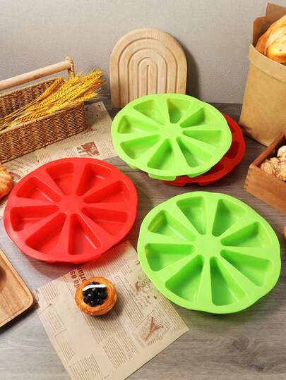 Stampo in silicone extra grande a 8 cavità a forma di triangolo arancione, stampo per torta a fette d'arancia, teglia da forno in silicone a 8 pezzi per scone cake, stampo per torta a fette triangolari, in silicone, resistente alle alte temperature, compatibile con forno e friggitrice ad aria, antiaderente e facile da sformare, adatto per congelatore, riutilizzabile e lavabile, adatto per scone cake, pound cake, fette di cheesecake, pane per colazione, sapone fatto a mano, candele aromatiche, fette di dessert per feste, panificazione domestica occidentale, spuntini per il tè pomeridiano