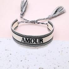 1件手工刺绣法式“AMOUR”创意编织复古风格手链，适合情侣、节日礼物和祝福 - 黑與白 - 查看 3