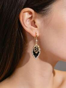 1 Pair Of Fashionable Personalities Exquisite And Elegant Earrings Suitable For Women's Daily Commuting ﻿ - White - View 2